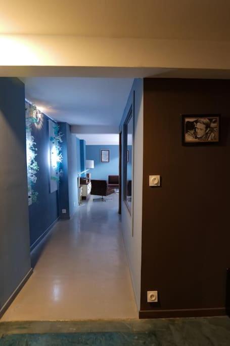 Grand loft proche du centre avec jardin et piscine - Villa - 21