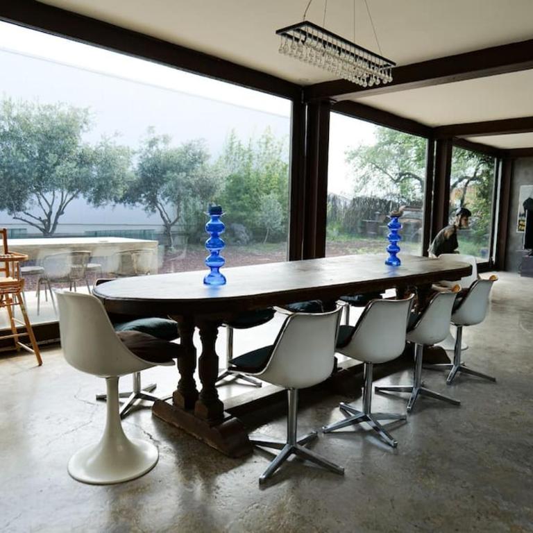 Grand loft proche du centre avec jardin et piscine - Villa - 5