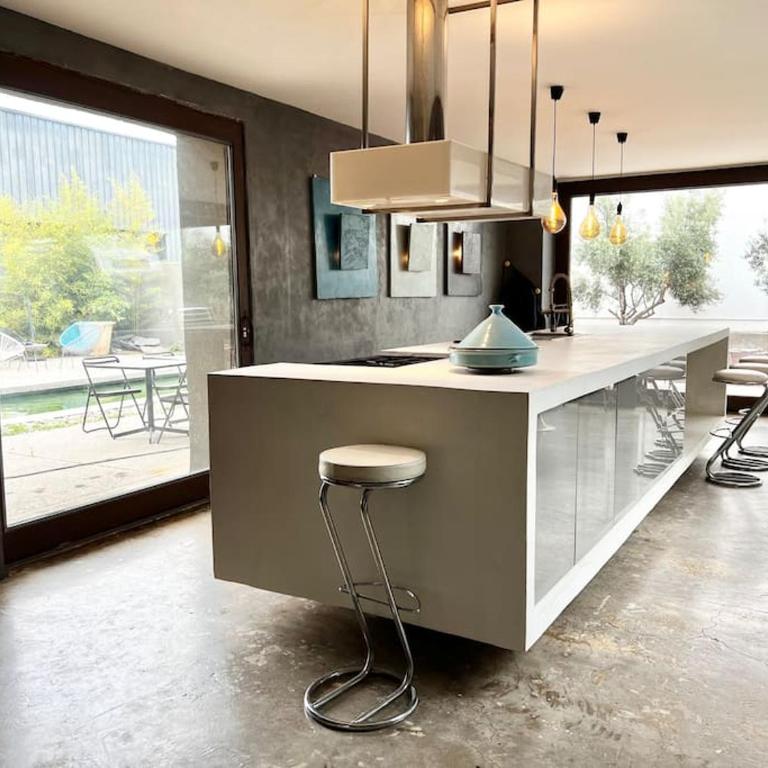 Grand loft proche du centre avec jardin et piscine - Villa - 29