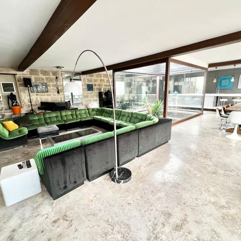 Grand loft proche du centre avec jardin et piscine - Villa - 9