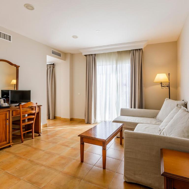 Hotel Almijara - Mares - Standard Family Room - 1