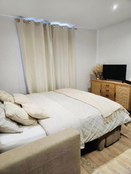magnifique Studio calais plage Parking gratuit - Studio Lit Queen-Size - 6