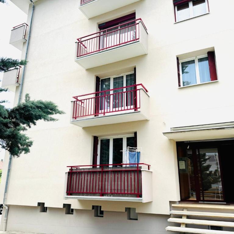 Le White Cosy à 5 minutes du Lac avec parking privatif gratuit - Appartement 1 Chambre - 36