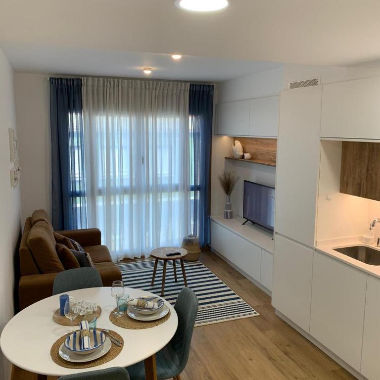 playAguete - One-Bedroom Apartment - 6