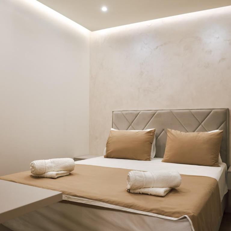 Apartments N & S - Private Parking & 1 minute to the Beach - Deluxe One Bedroom Apartment with Terrace - 24