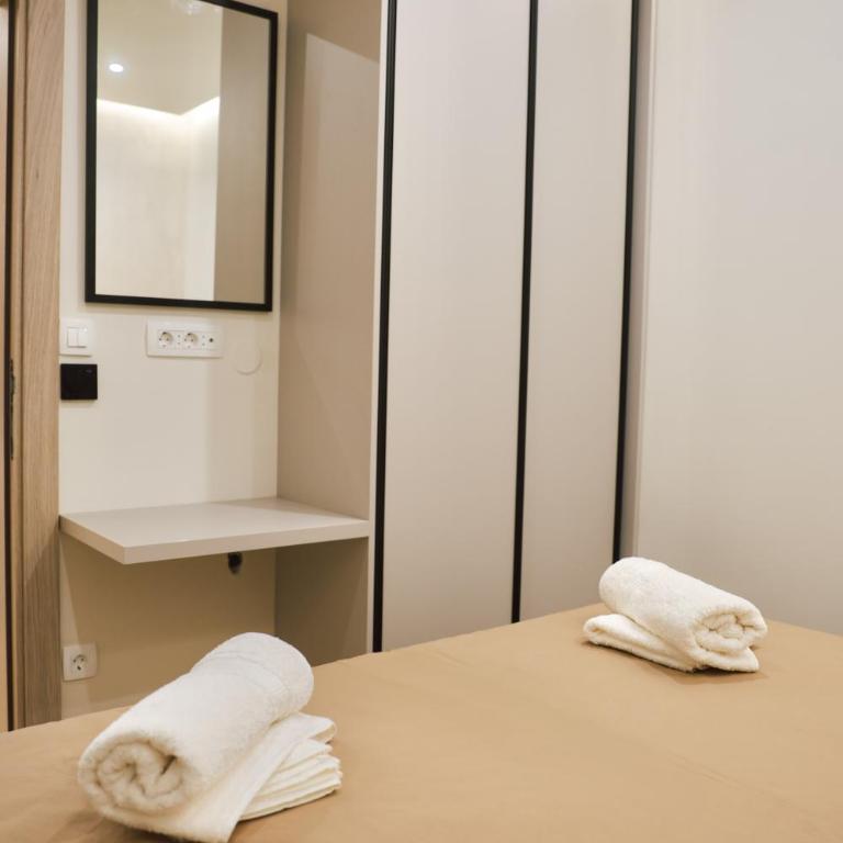 Apartments N & S - Private Parking & 1 minute to the Beach - Deluxe One Bedroom Apartment with Terrace - 4