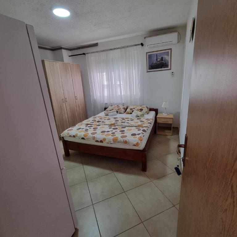 Apartments Vukmarković - Dvokrevetna Soba sa Bračnim Krevetom i Zajedničkim Kupatilom - 3