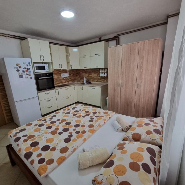 Apartments Vukmarković - Dvokrevetna Soba sa Bračnim Krevetom i Zajedničkim Kupatilom - 2