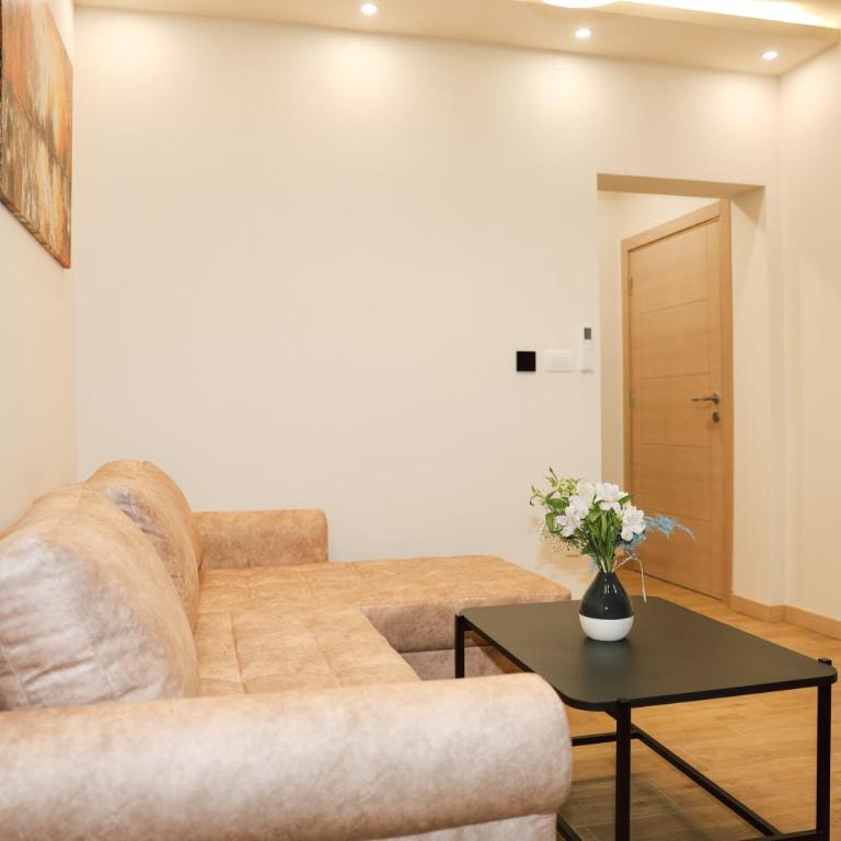 Apartments N & S - Private Parking & 1 minute to the Beach - Deluxe One Bedroom Apartment with Balcony - 14