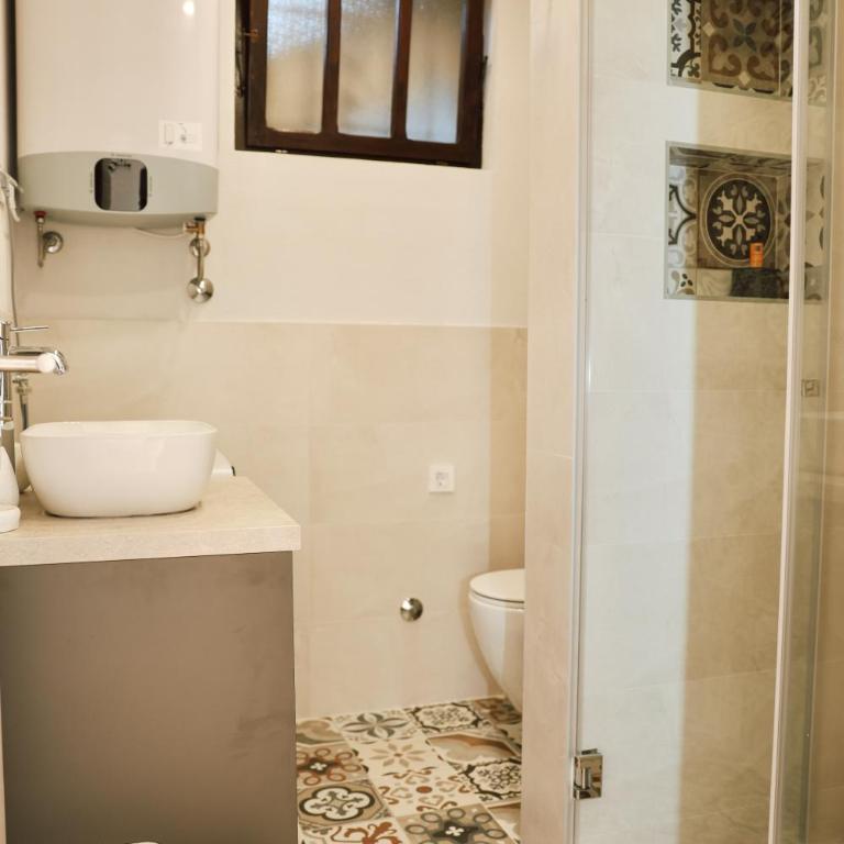 Apartments N & S - Private Parking & 1 minute to the Beach - Deluxe One Bedroom Apartment with Balcony - 23