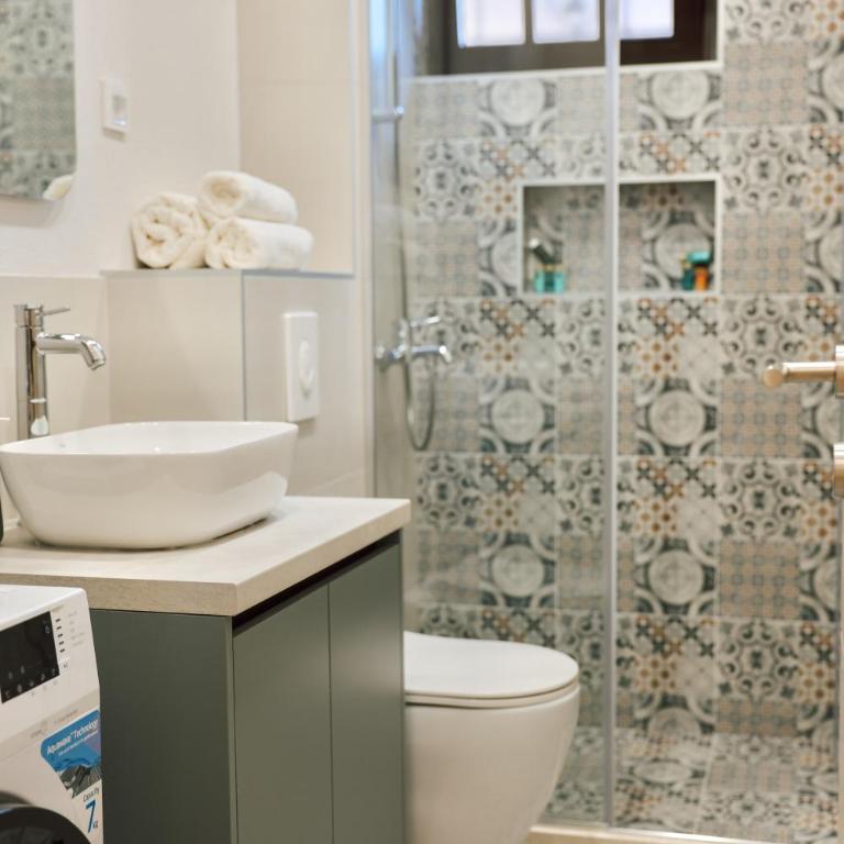 Apartments N & S - Private Parking & 1 minute to the Beach - Deluxe One Bedroom Apartment with Terrace - 31