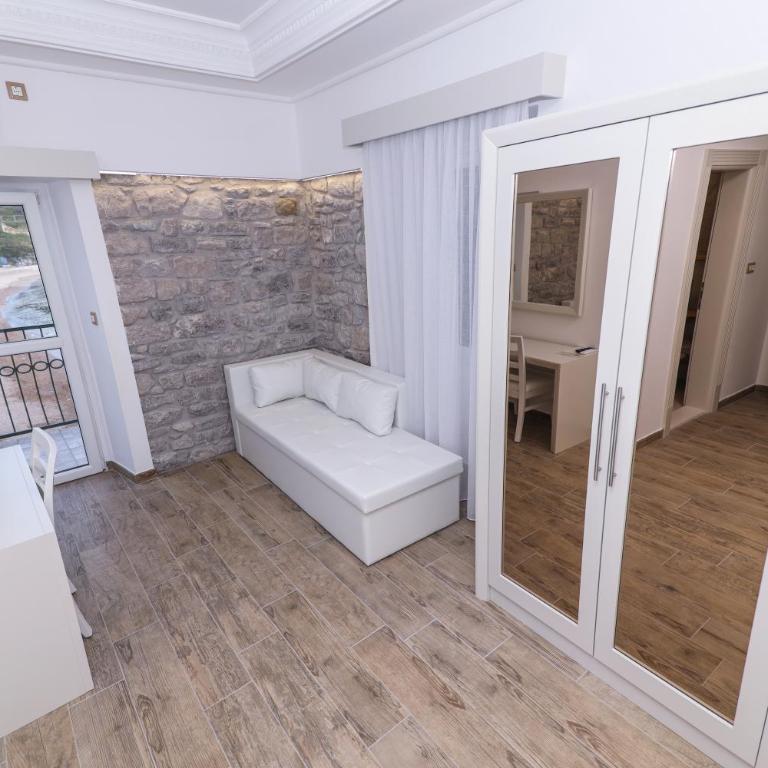 Hotel RR - Triple Room with Sea View - 8