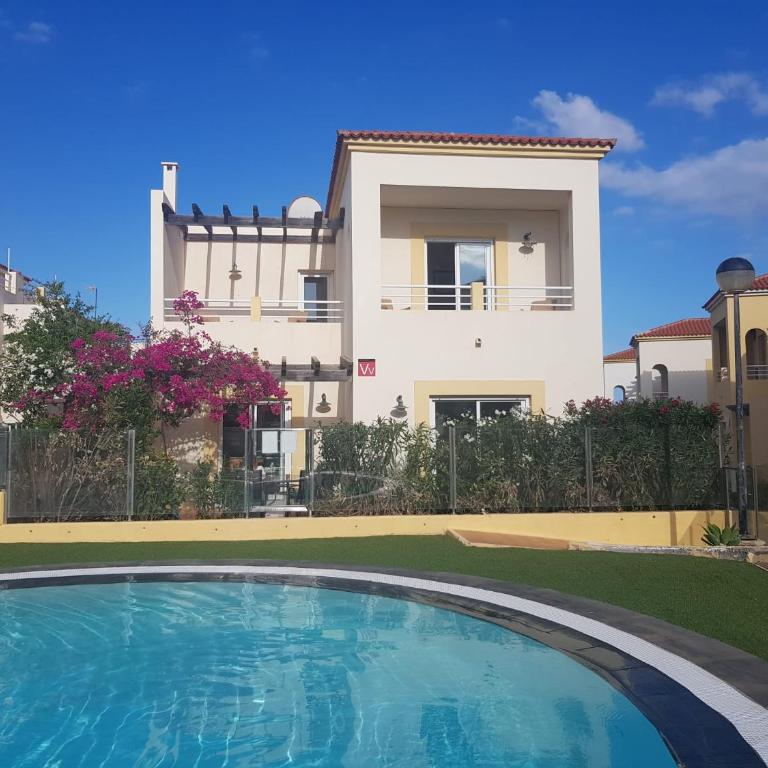 Mervilla - Three-Bedroom Villa - 11
