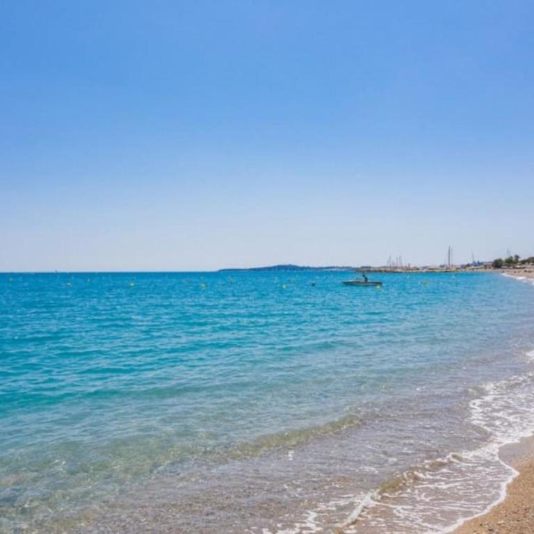 Splendide T2, 200m de la mer, climatisé, parking - Apartamento de 1 dormitorio con balcón y vistas a la montaña - 26
