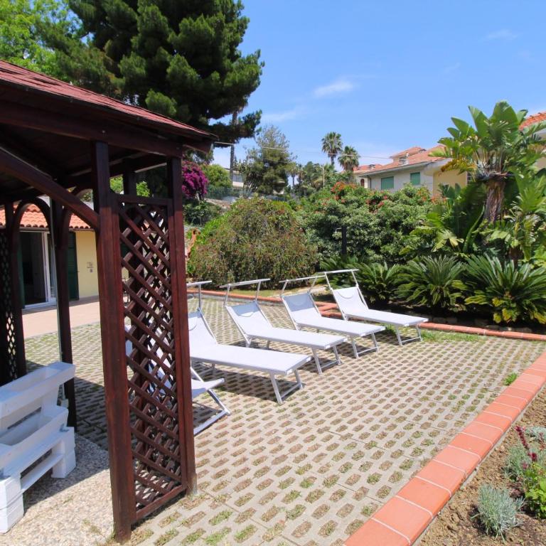 La Pace, il Sole, il Mare - Sanremo Casa Indipendente vista mare, posto auto privato, ampio spazio esterno attrezzato, a pochi minuti dalle spiagge - One-Bedroom House - 17