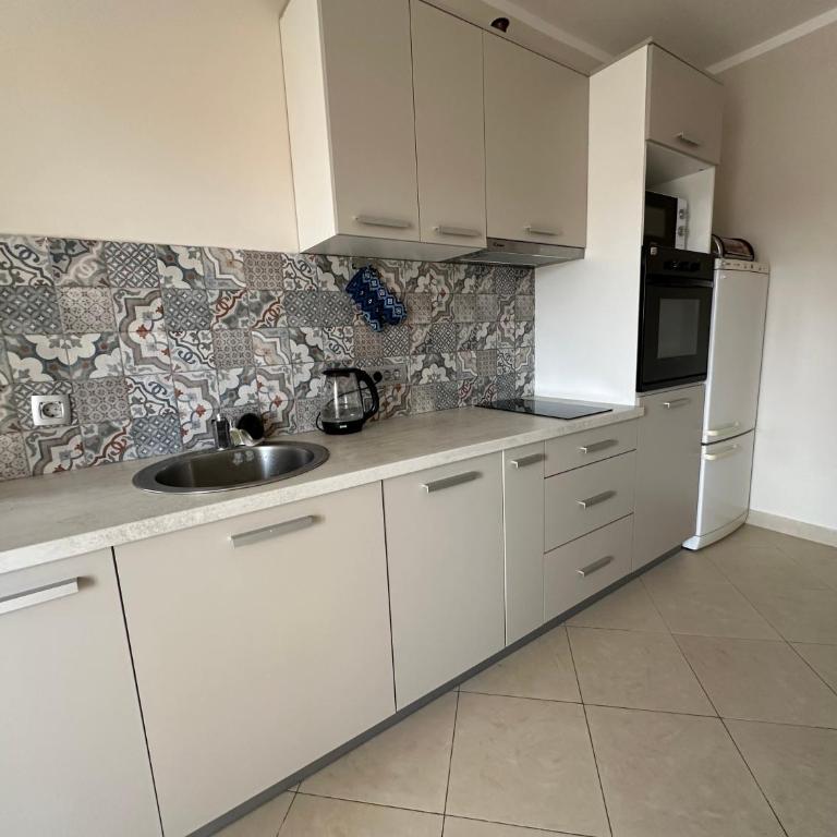 Summer Apartment Petrovac - Two-Bedroom Apartment with Balcony and Sea View - 18
