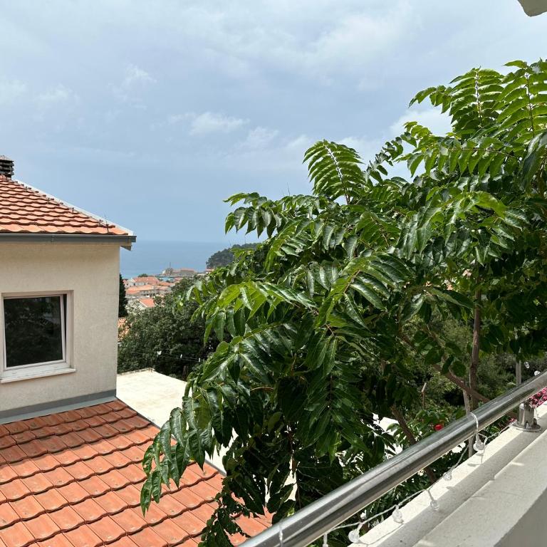 Summer Apartment Petrovac - Apartman sa 2 Spavaće Sobe, Balkonom i Pogledom na More - 24