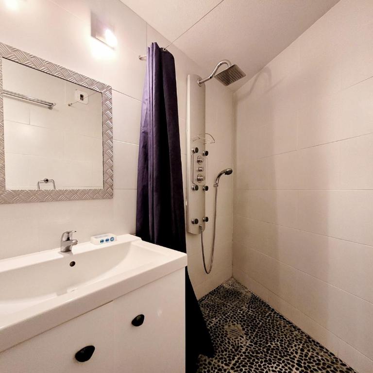 Canet-en-Roussillon T2 moderne 4 pers, accès plage, WiFi, box privé - FR-1-794-110 - Apartment - 14