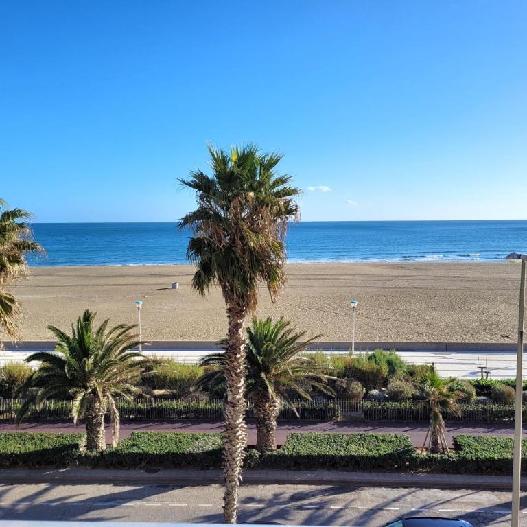 Canet-en-Roussillon: T2 moderne avec terrasse, parking privé et ascenseur pour 4 pers - FR-1-794-129 - Appartement - 4