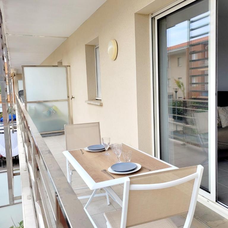 Beau T2 Moderne avec Piscine, Garage, Proche Mer - Canet-en-Roussillon - FR-1-794-132 - Appartement - 2
