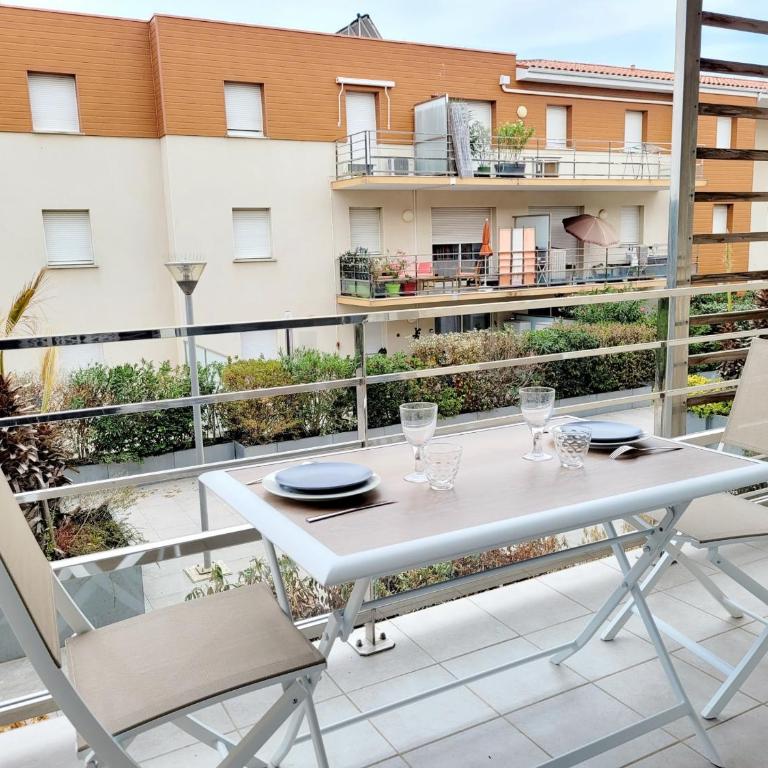 Beau T2 Moderne avec Piscine, Garage, Proche Mer - Canet-en-Roussillon - FR-1-794-132 - Appartement - 1