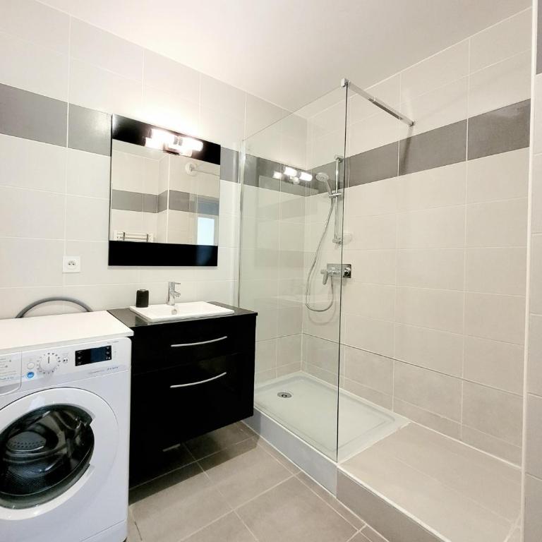 Beau T2 Moderne avec Piscine, Garage, Proche Mer - Canet-en-Roussillon - FR-1-794-132 - Appartement - 13