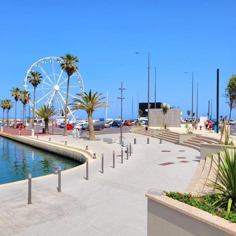 Beau T2 Moderne avec Piscine, Garage, Proche Mer - Canet-en-Roussillon - FR-1-794-132 - Appartement - 17