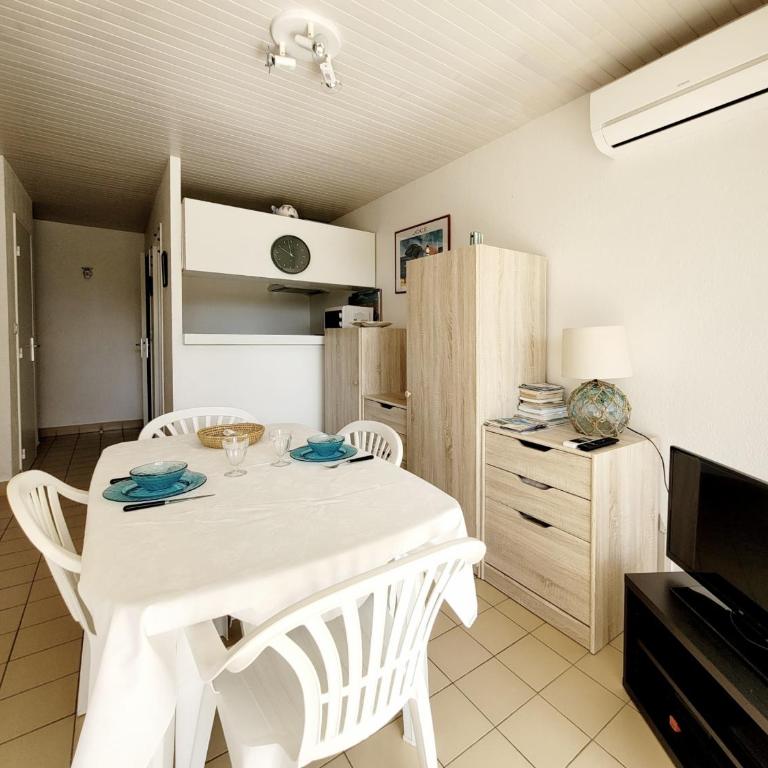 Studio cabine avec terrasse, accès direct plage, WIFI, clim, parking privé - 4 pers. - FR-1-794-149 - Monolocale - 5