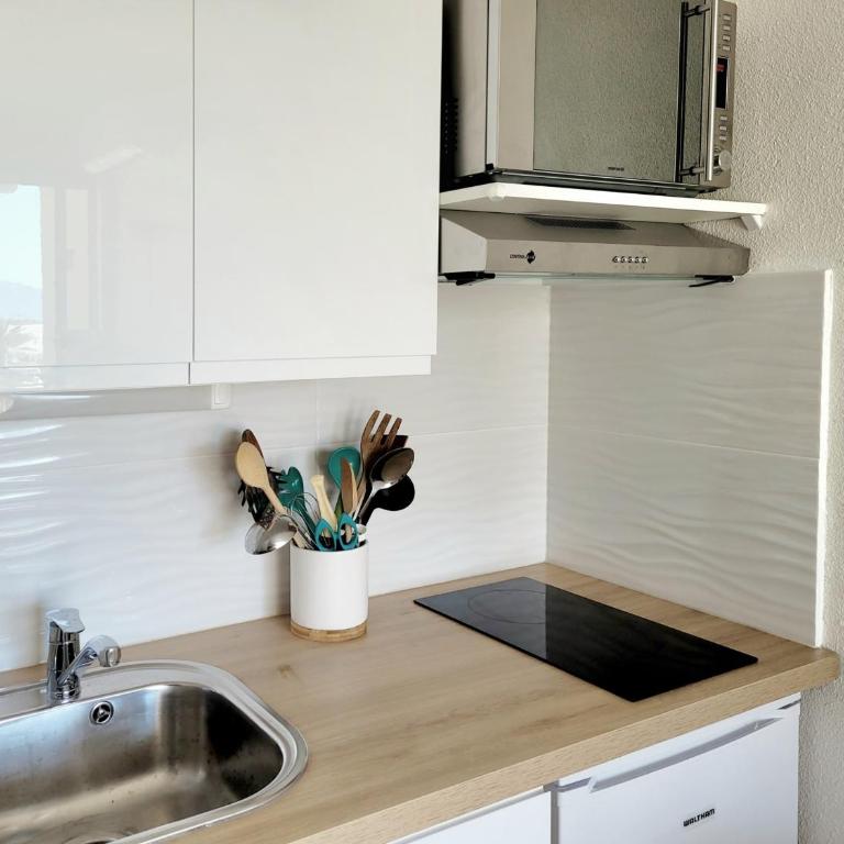Canet-en-Roussillon T2 Moderne - Parking - Clim - 2ème étage avec ascenseur - 4 pers - FR-1-794-136 - Appartement - 7