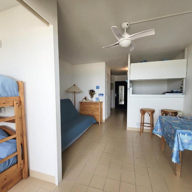 Canet-en-Roussillon - Studio cabine 4/5 pers - bord de mer avec parking - FR-1-794-144 - Apartment - 6