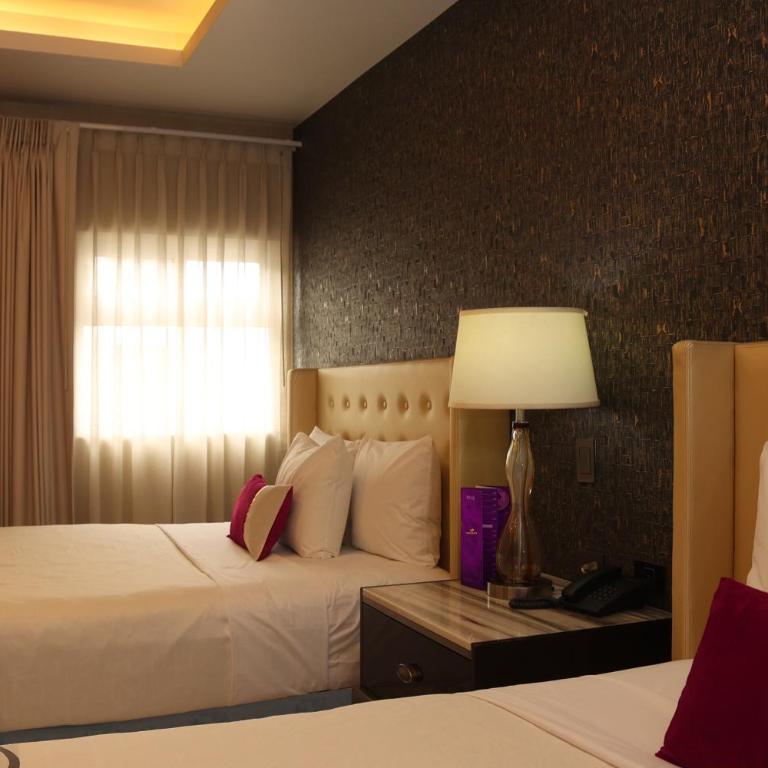 Hotel West Plaza - Habitación Doble Deluxe - 2 camas - 8