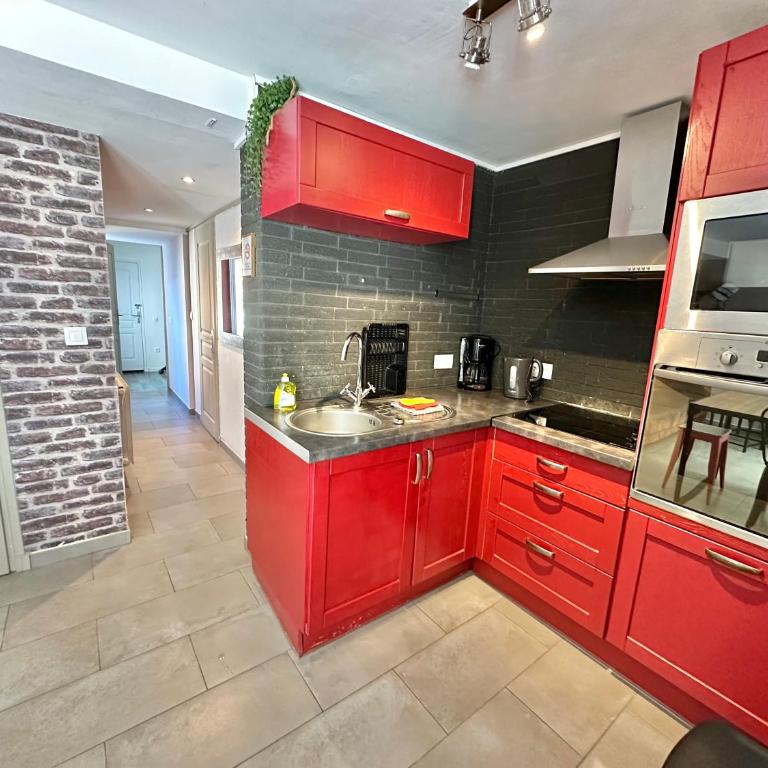 RDC avec Courette - jusqu'à 6 pers - Plage à 100m - Two-Bedroom Apartment with Terrace - 22