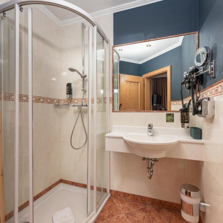 Erzherzog Johann Alpin Style Hotel - Adults Only - Superior-Suite mit Balkon und Bergblick - 13