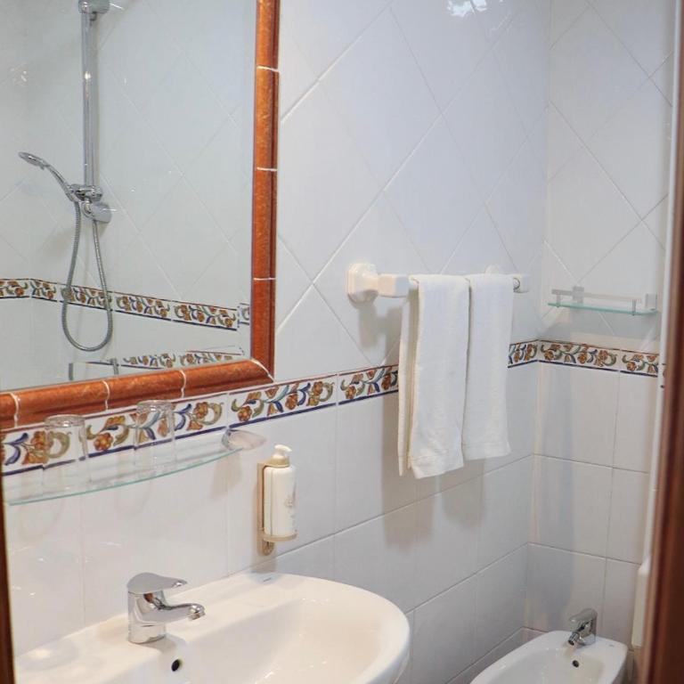 Hotel Pugide - Twin Room - 2