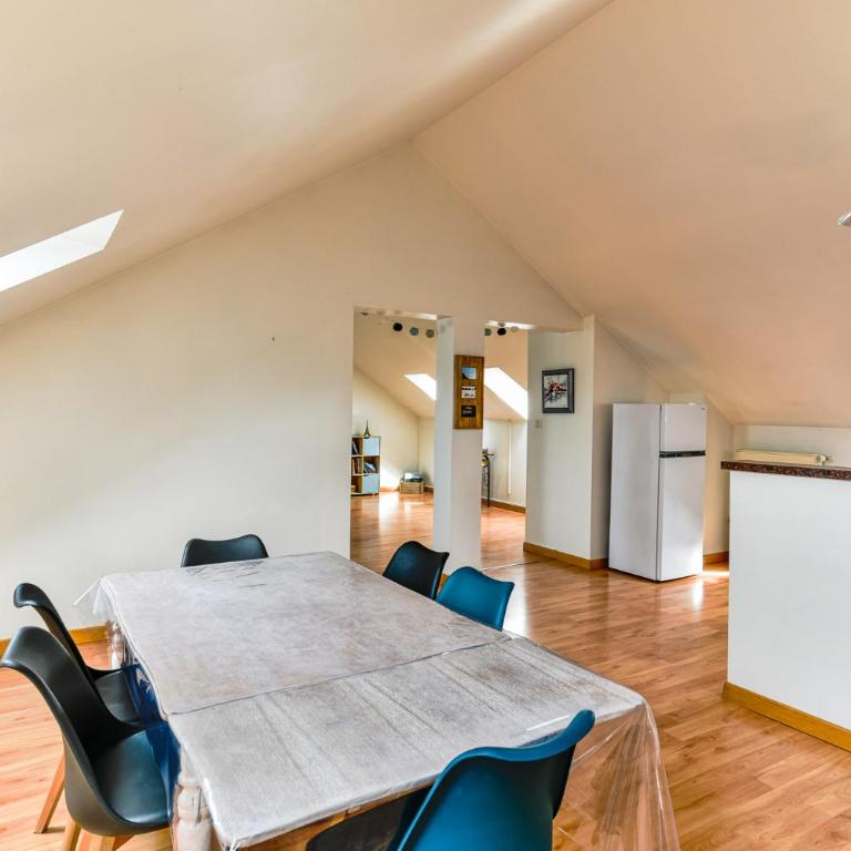 Appartement spacieux et lumineux - Centre - Bord Loire - Climatisation - Wifi - Tout Confort - Appartement 2 Chambres - 4