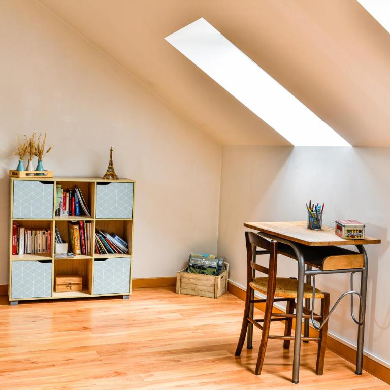 Appartement spacieux et lumineux - Centre - Bord Loire - Climatisation - Wifi - Tout Confort - Appartement 2 Chambres - 13