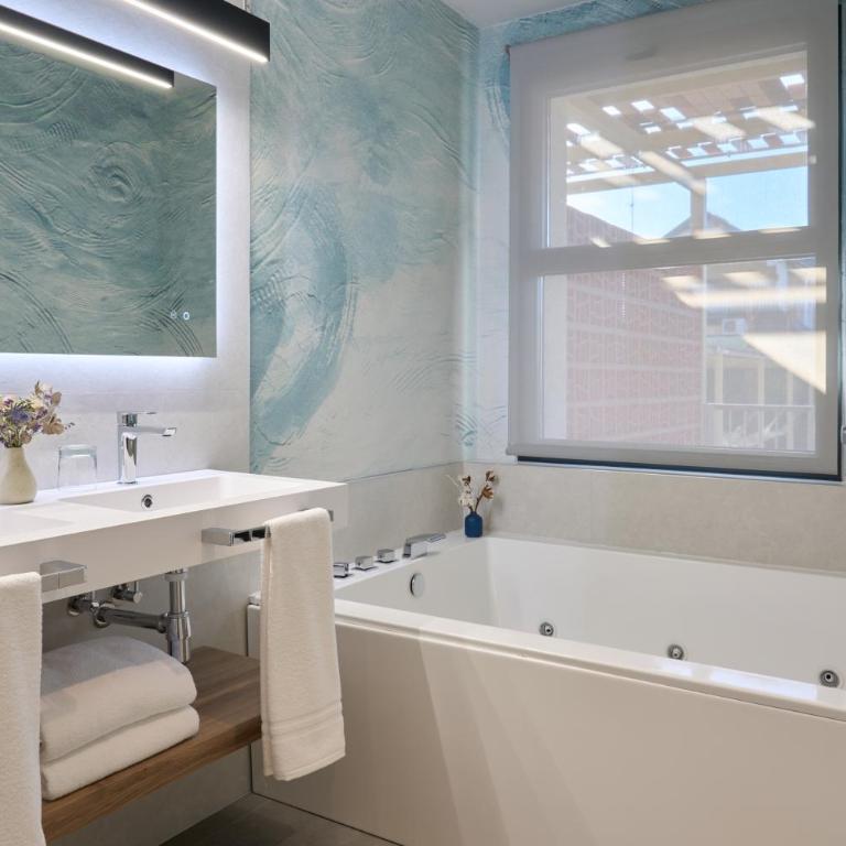 Hotel Macià Doñana - Suite con bañera de hidromasaje - Cama extragrande - 42