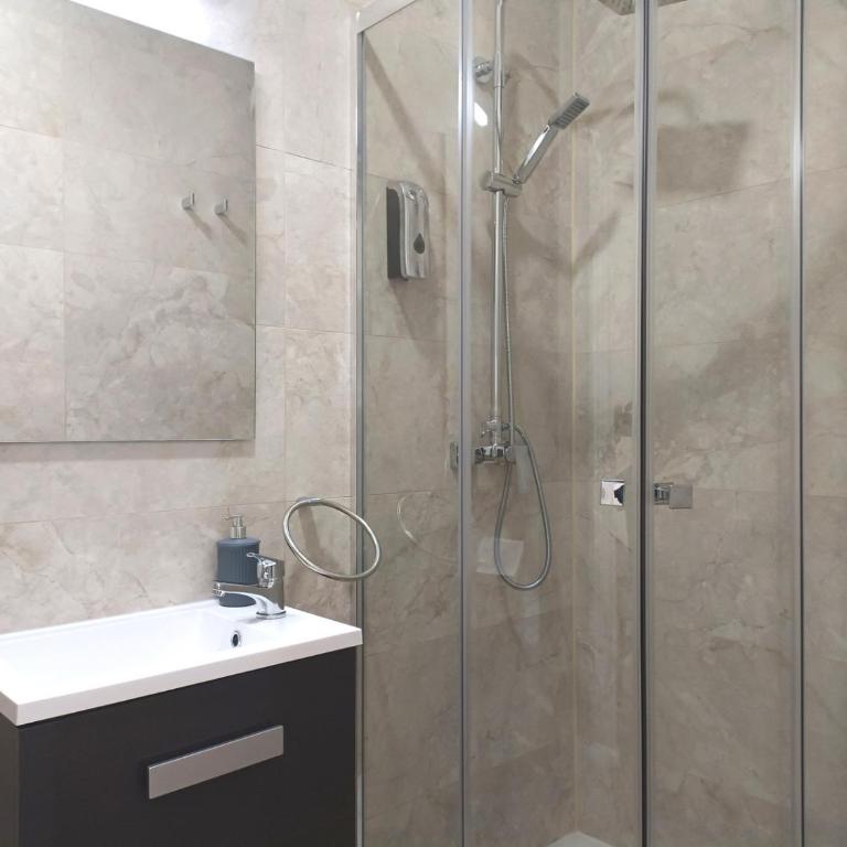 Casa de Huéspedes 12 Octubre Rooms - Double Room - 16
