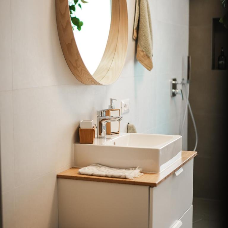 Entire flat, 1 minute walk from lake of Garda - Appartamento con 2 Camere da Letto - 45