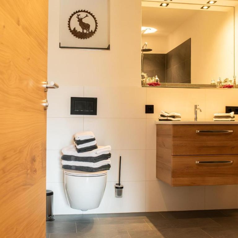 Appartement Bergwild - Two-Bedroom Apartment with Bath - 24