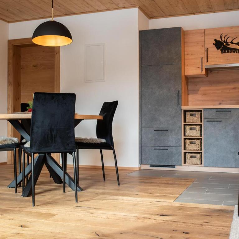 Appartement Bergwild - Two-Bedroom Apartment with Bath - 19