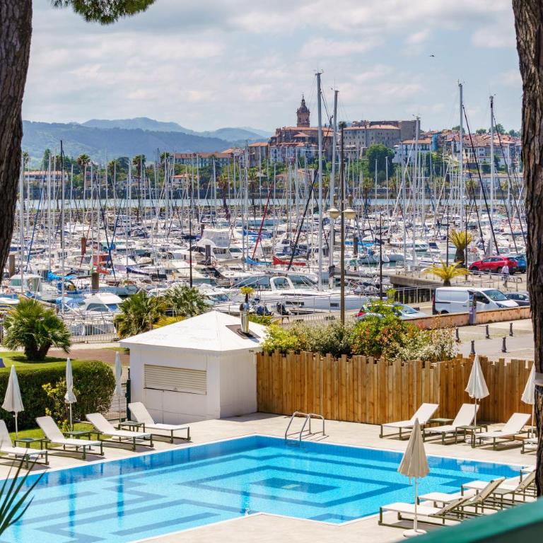 Hôtel Ibaïa - Chambre Double avec Balcon - Vue sur Port-Piscine - 10