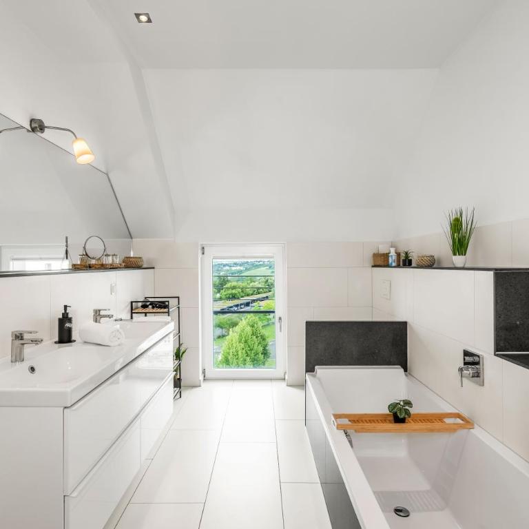 DND Design Loft I 170qm I Parken I Balkon I Workstation I Netflix I Kaffee I Waschmaschine I Trockner I Xbox I Ausblick - Apartment mit 3 Schlafzimmern - 15
