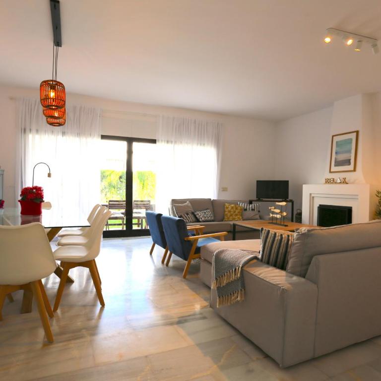 ESTEPONA Premium Beach House - Casa Deluxe de 4 dormitorios - Frente al mar - 9