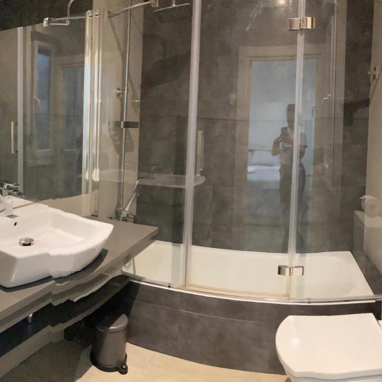 Modern apartment near to Guggenheim museum - Two-Bedroom Apartment - 10