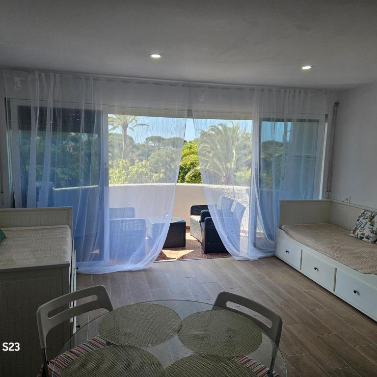 Julia's apartment - Estudio - 14