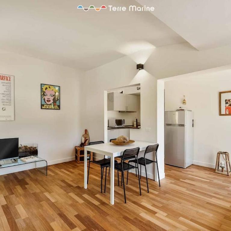 Reborn House, TerreMarine - Two-Bedroom Apartment - 12
