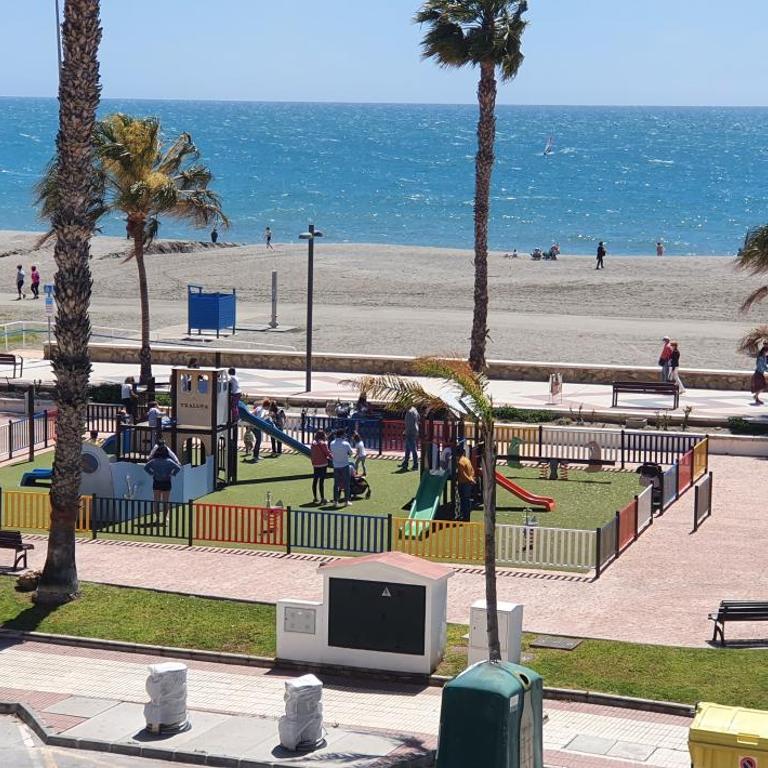 Piso frente al mar Luminoso Acogedor Alegre - Two-Bedroom Apartment - 2