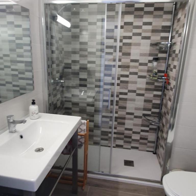 Piso frente al mar Luminoso Acogedor Alegre - Two-Bedroom Apartment - 22