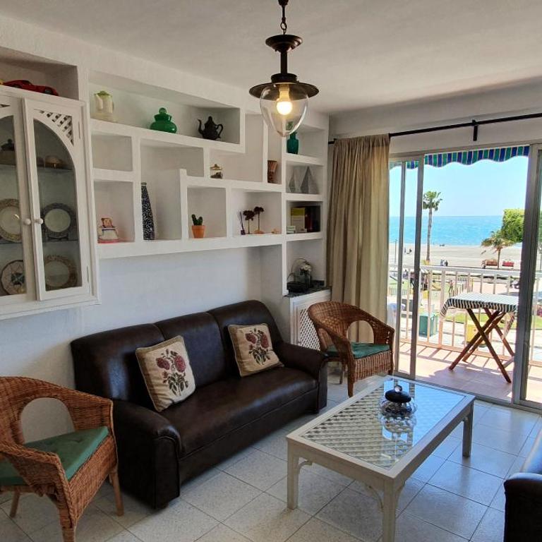Piso frente al mar Luminoso Acogedor Alegre - Two-Bedroom Apartment - 7